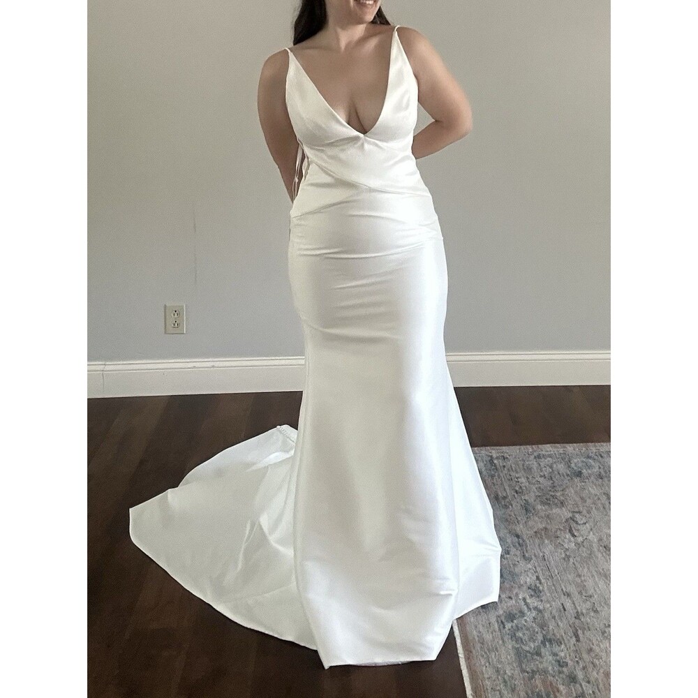 Oakley By Kelly Faetanini Crepe Plunge Wedding Dress Sz 12, 30” Waist, 34” Bust